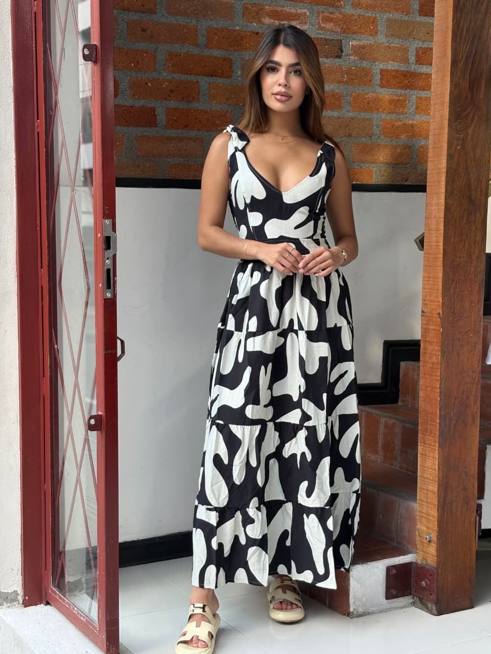 Vestido de dama en seda crepe